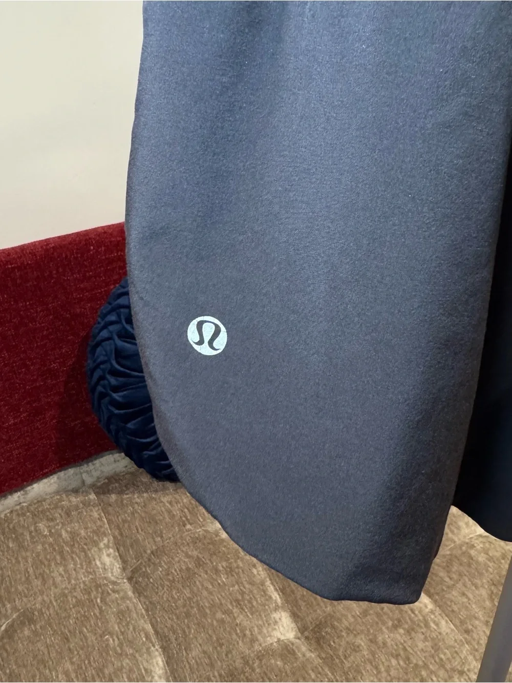 Lululemon Black Floral Print Reversible Running Shorts - Picture 7 of 8